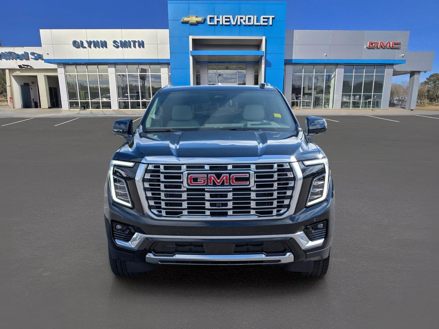 Used 2025 GMC Yukon Denali AWD/4WD image 2
