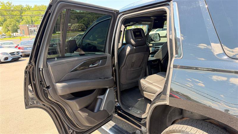 Used 2017 Cadillac Escalade Platinum AWD/4WD image 47