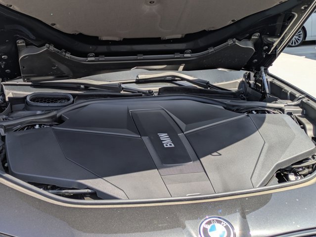 New 2025 BMW i7 xDrive60 image 17