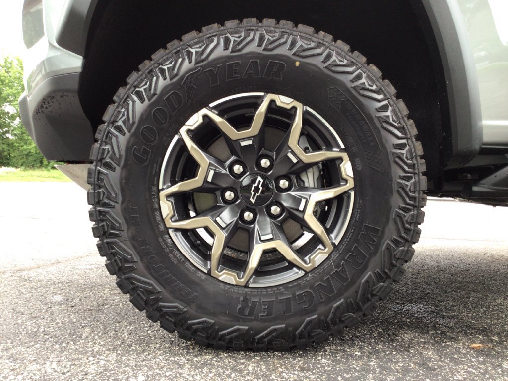 New 2026 Chevrolet Colorado ZR2 w/ Technology Package AWD/4WD image 20