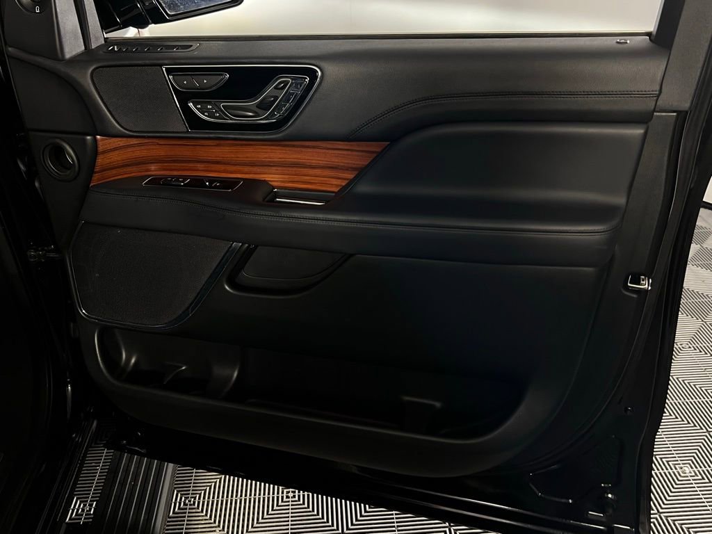 Used 2024 Lincoln Navigator Reserve image 37