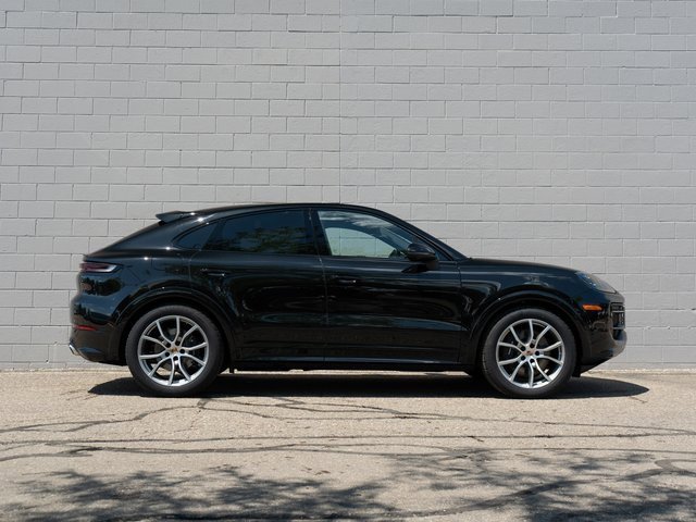 New 2025 Porsche Cayenne Coupe image 8