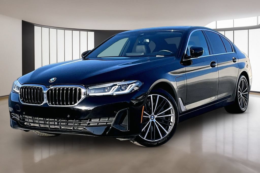 Used 2021 BMW 530e w/ Convenience Package RWD image 1