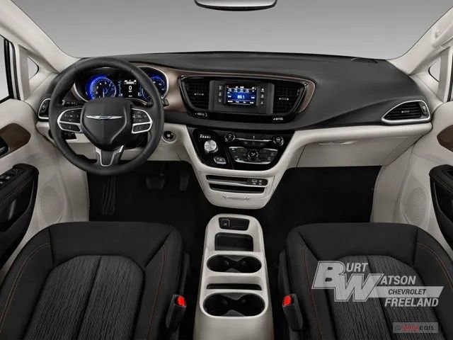 Used 2018 Chrysler Pacifica Limited w/ Tire & Wheel Group image 6