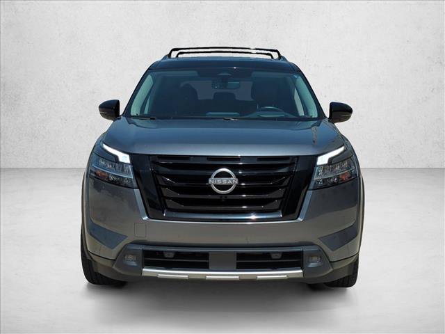 Used 2024 Nissan Pathfinder Platinum w/ Black Appearance Package FWD video 2