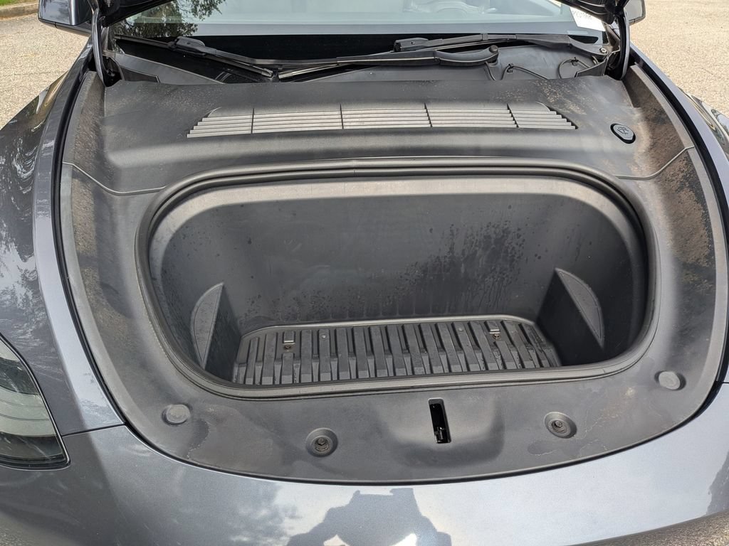 Used 2022 Tesla Model Y Long Range AWD/4WD image 26