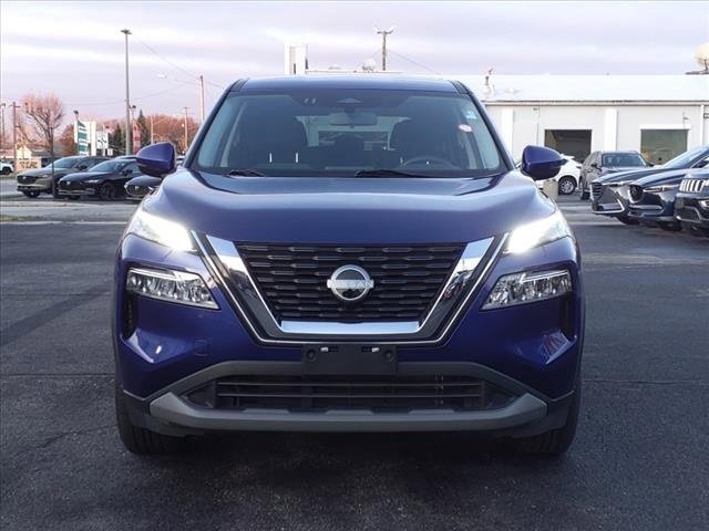 Used 2023 Nissan Rogue SV image 4