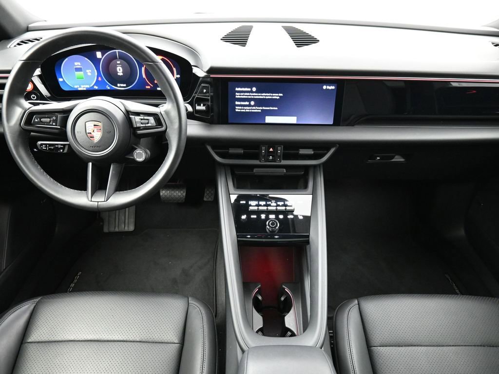 Certified 2025 Porsche Macan Electric image 6