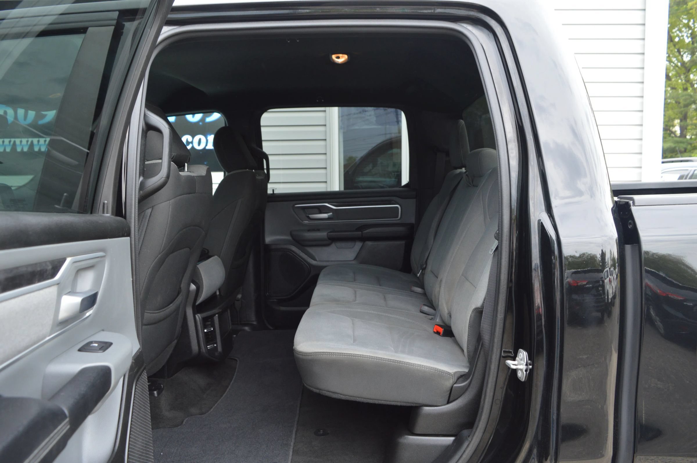 Used 2022 RAM 1500 Big Horn AWD/4WD image 14