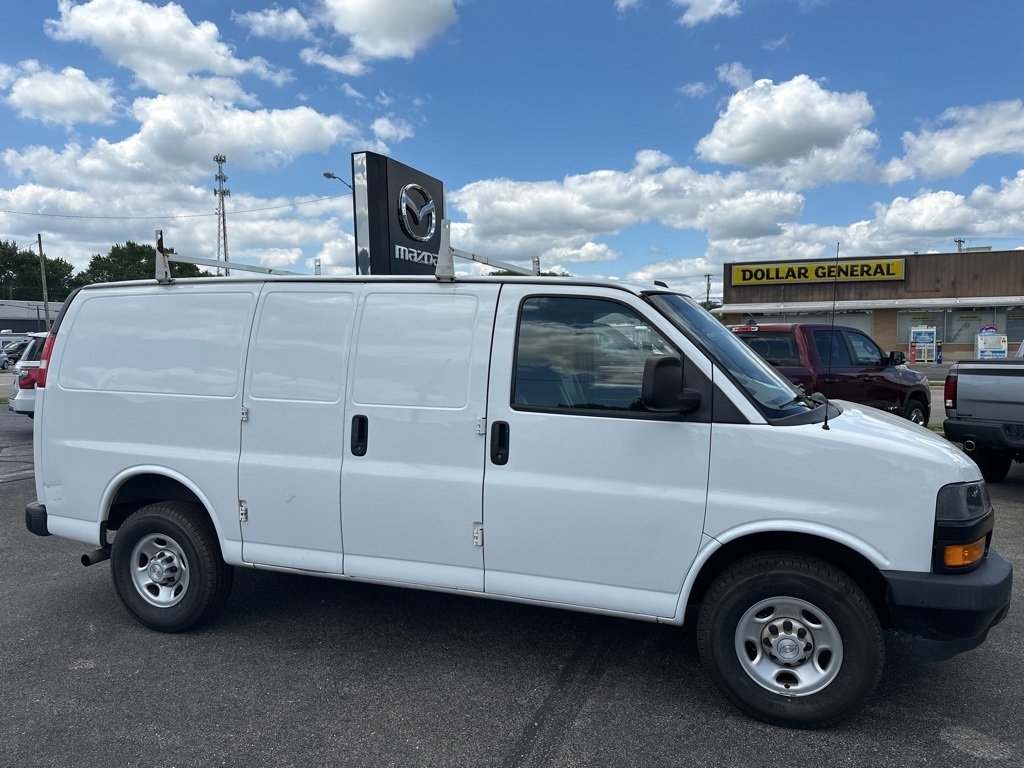 Used 2018 Chevrolet Express 2500 Work Van image 2
