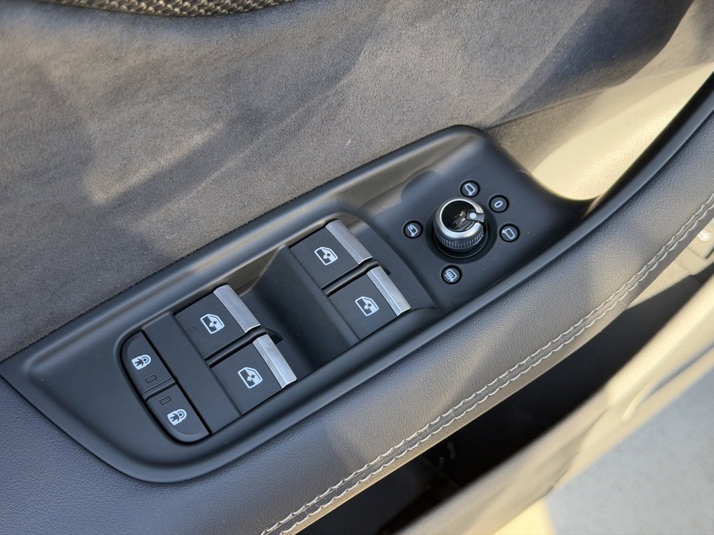 Used 2024 Audi SQ7 Premium Plus w/ S Sport Package image 26