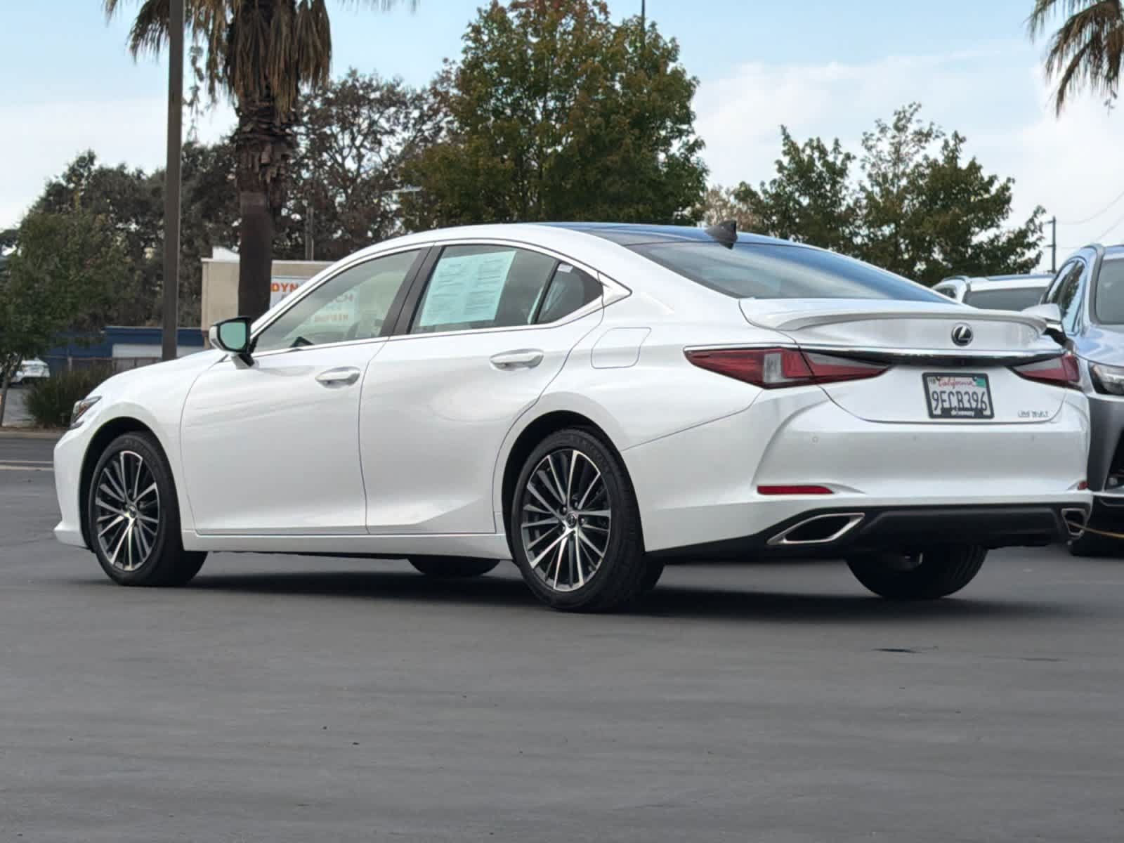 Certified 2023 Lexus ES 350 w/ Luxury Package FWD image 7