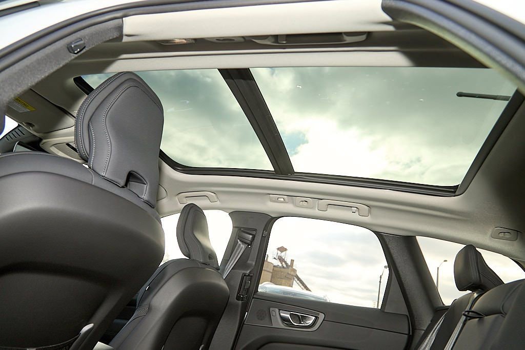 New 2026 Volvo XC60 B5 Plus w/ Climate Package image 22