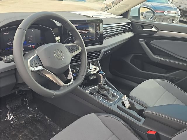 New 2026 Volkswagen Jetta SE FWD image 13