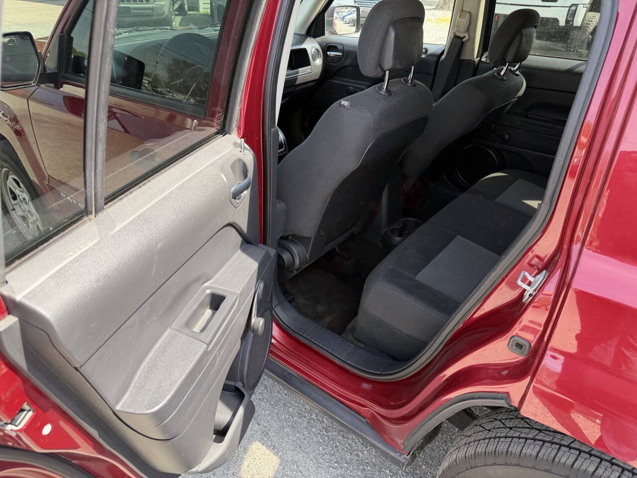 Used 2016 Jeep Patriot Sport FWD image 13