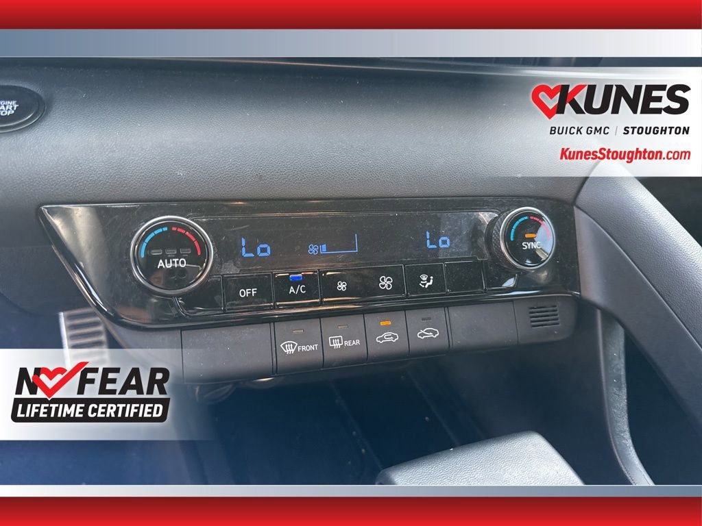 Used 2025 Hyundai Elantra Sport FWD image 33