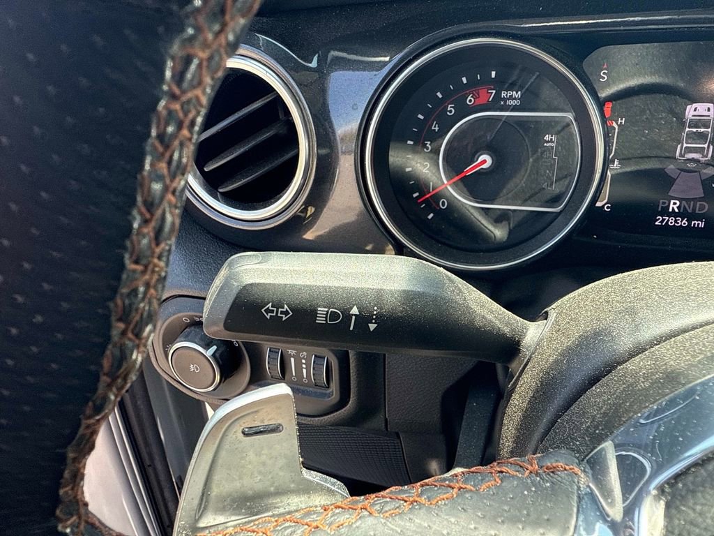 Used 2022 Jeep Wrangler Unlimited Rubicon AWD/4WD image 30