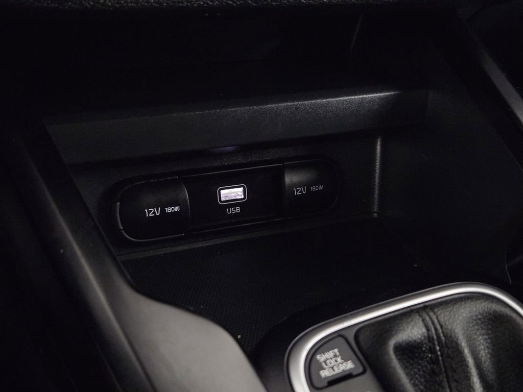 Used 2025 Kia Soul LX w/ LX Technology Package image 15