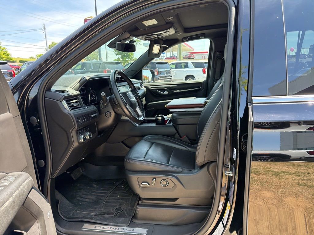 Used 2021 GMC Yukon XL Denali AWD/4WD image 6