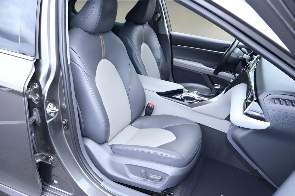 Certified 2020 Toyota Camry XLE FWD image 19
