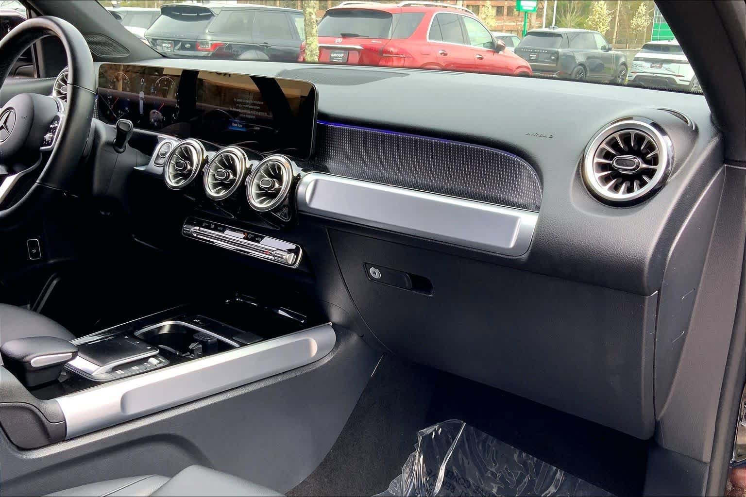 Used 2022 Mercedes-Benz GLB 250 4MATIC image 18