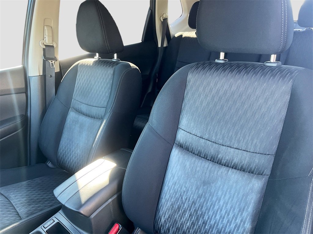 Used 2017 Nissan Rogue SV image 20