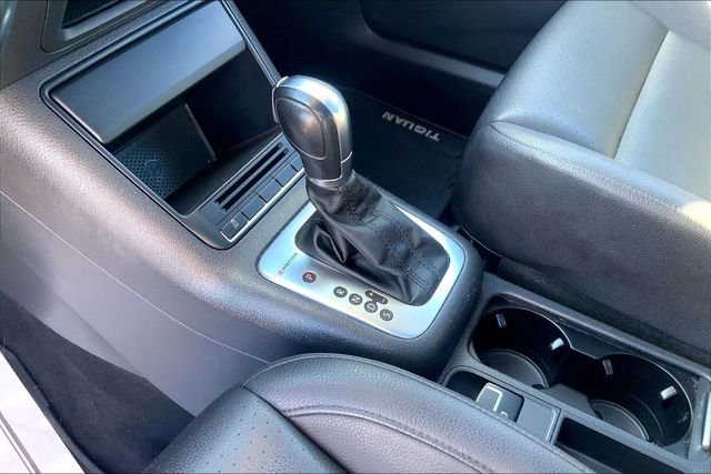 Used 2012 Volkswagen Tiguan SE image 25
