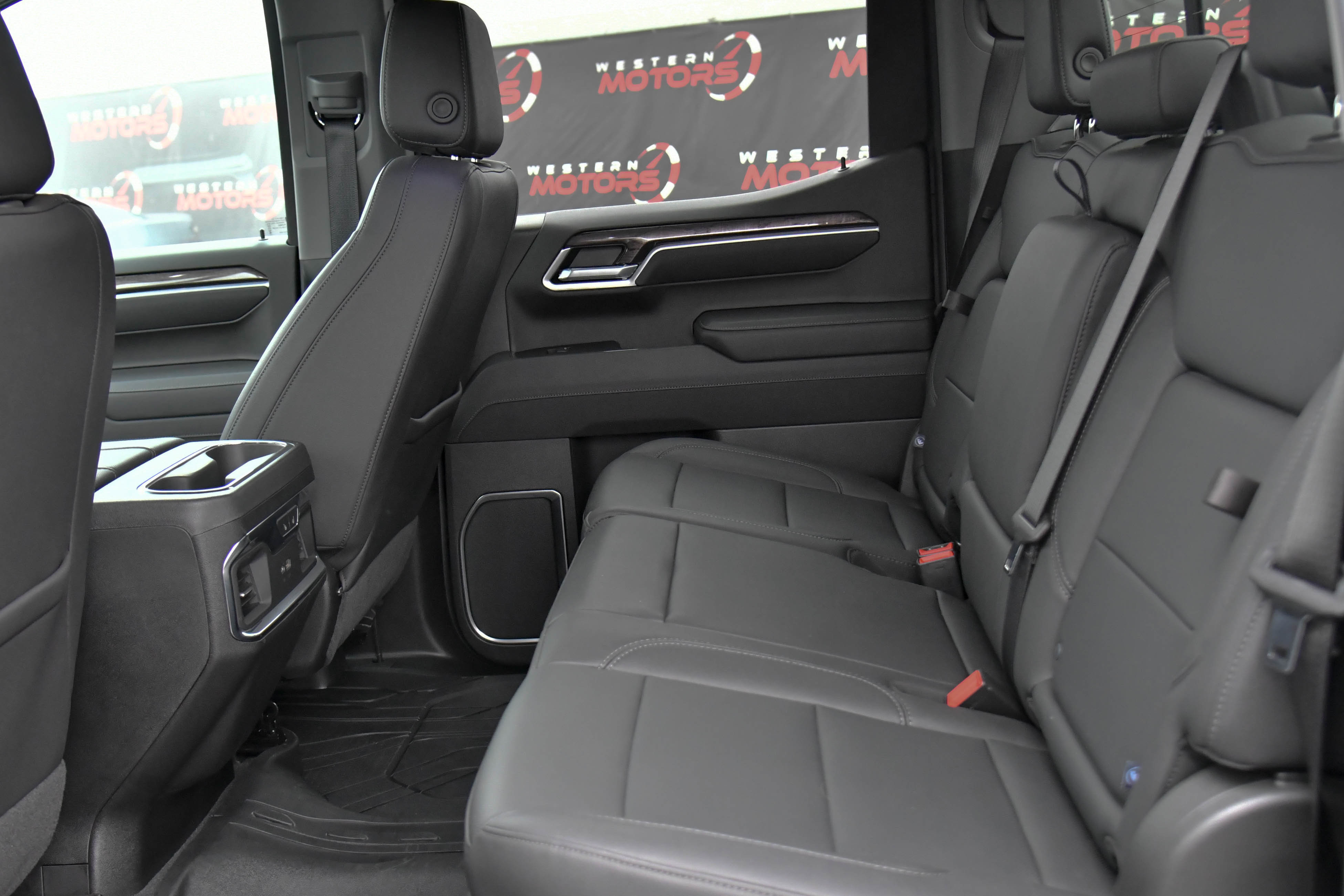 Used 2025 Chevrolet Silverado 1500 LTZ w/ Technology Package image 49