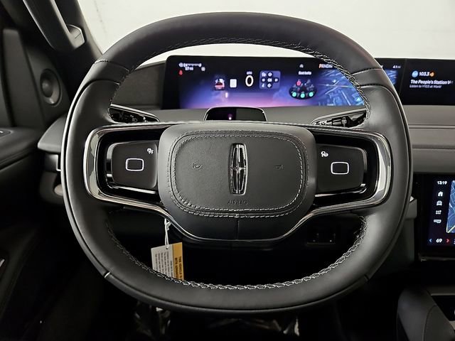 New 2025 Lincoln Navigator Reserve w/ Jet Appearance Package image 18