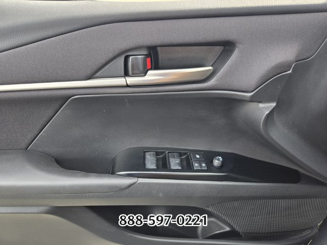 Used 2025 Toyota Camry LE FWD image 32