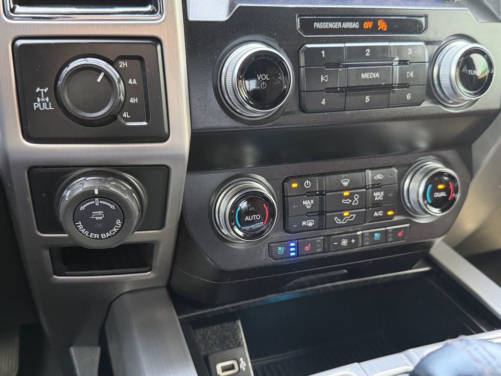 Used 2020 Ford F150 Platinum w/ Equipment Group 701A Luxury AWD/4WD image 28