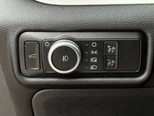 Used 2022 Ford Explorer XLT w/ Equipment Group 202A RWD image 26