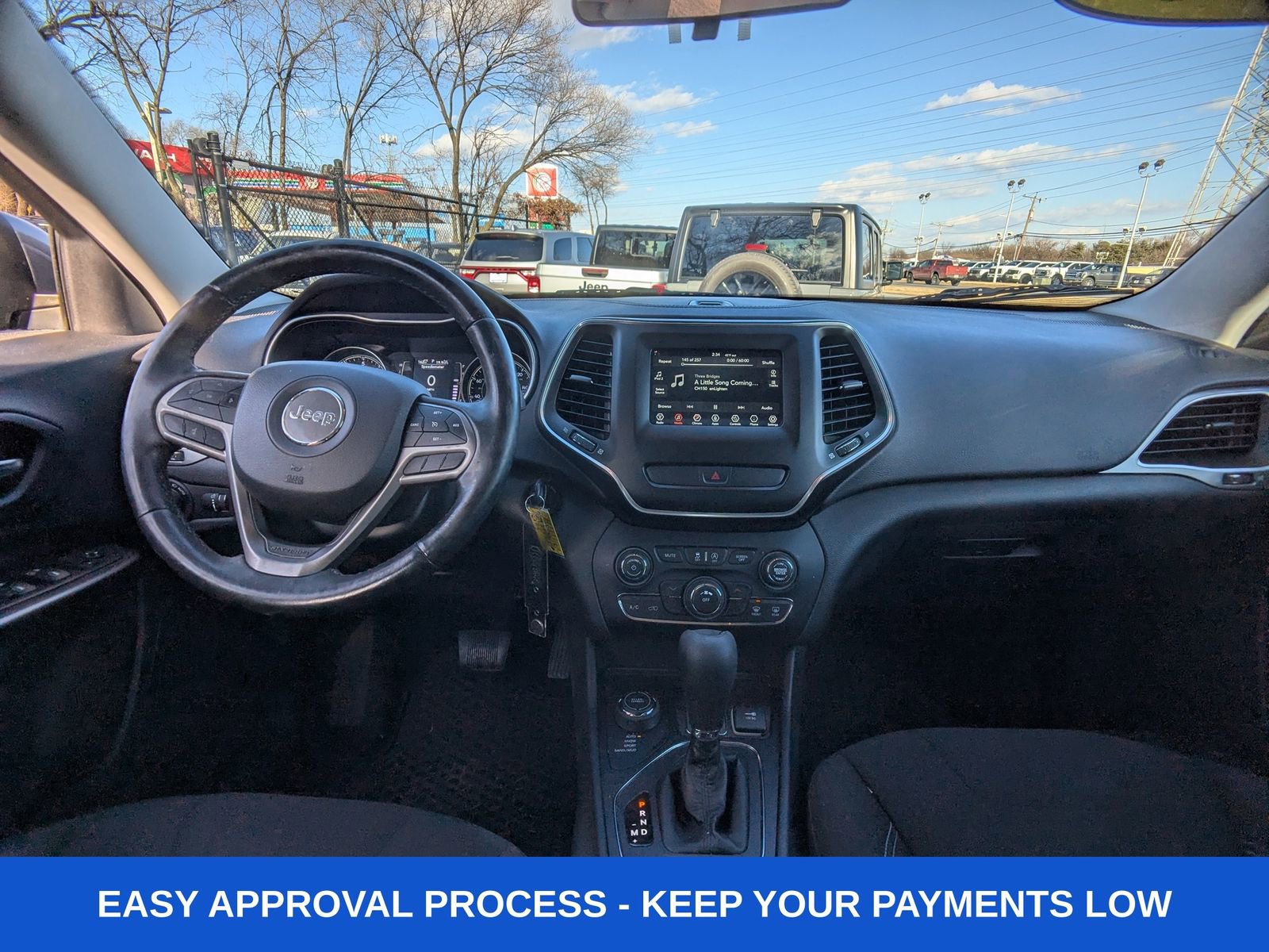 Used 2019 Jeep Cherokee Latitude w/ Cold Weather Group image 19