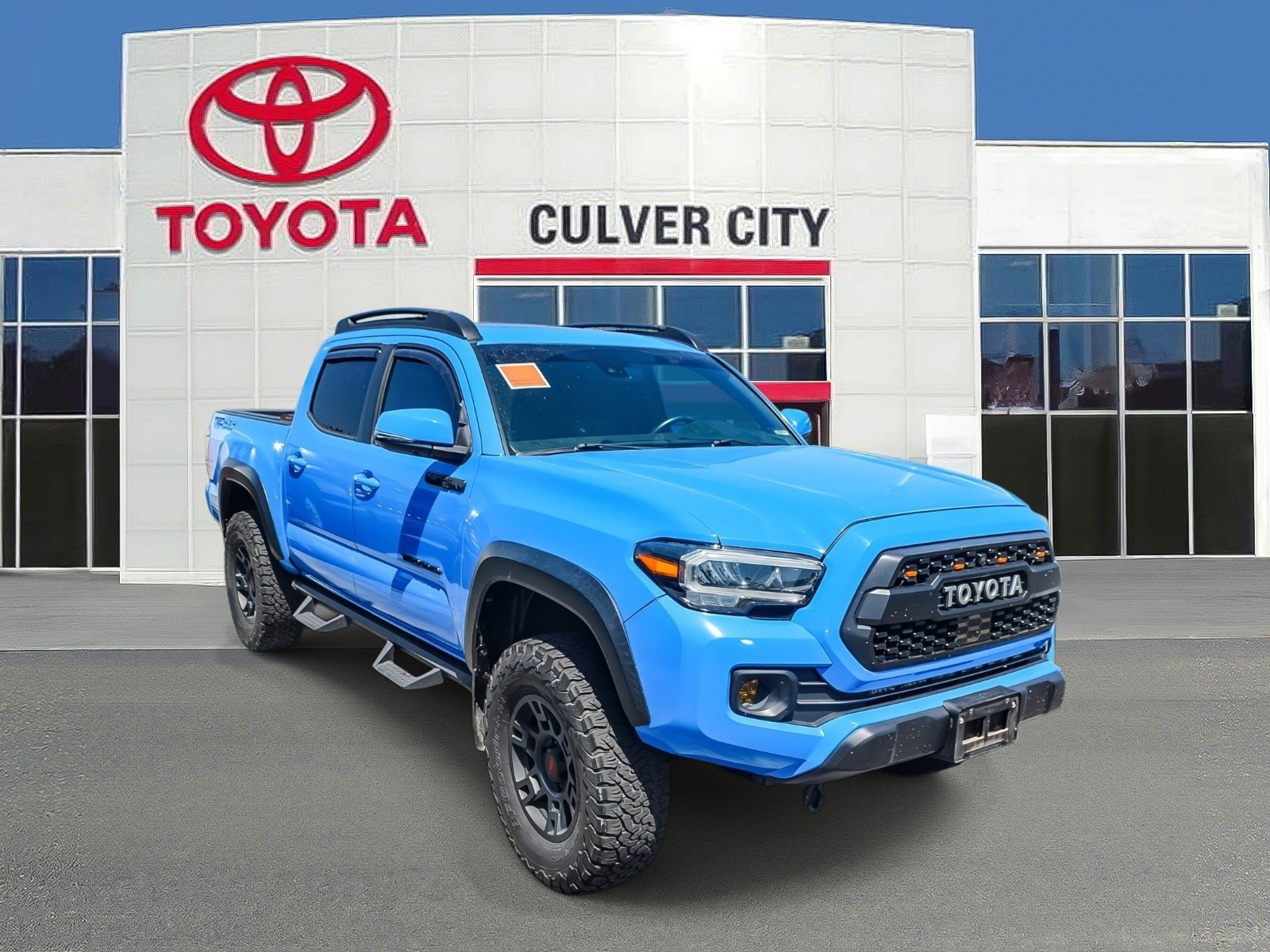 Used 2021 Toyota Tacoma TRD Off-Road w/ TRD Premium Off Road Package AWD/4WD image 1