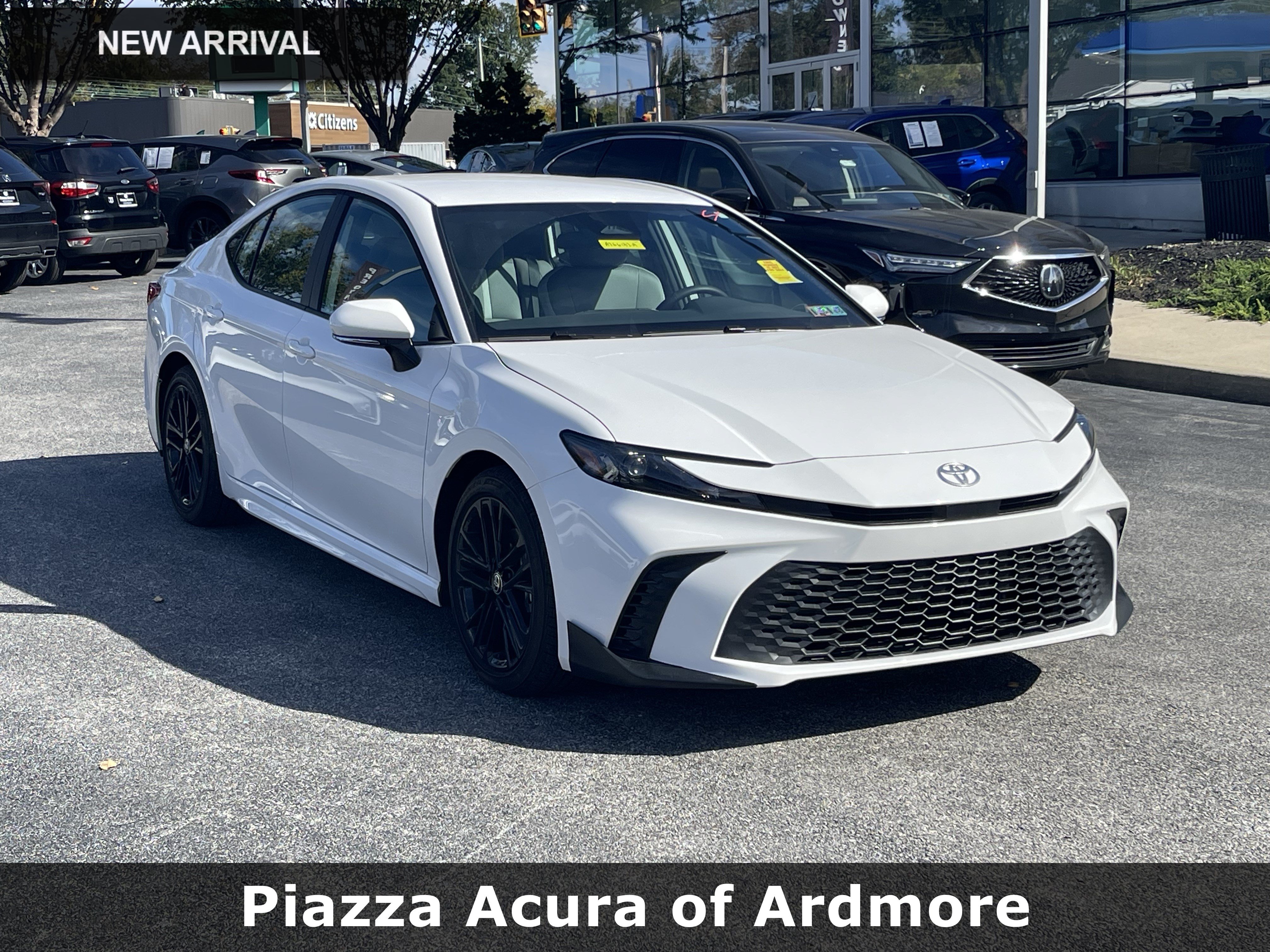 Used 2026 Toyota Camry SE FWD image 1