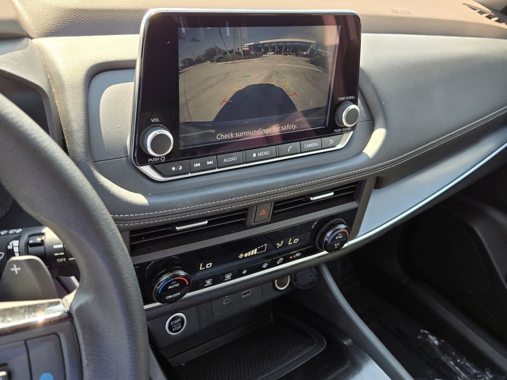 Used 2023 Nissan Rogue SV image 20