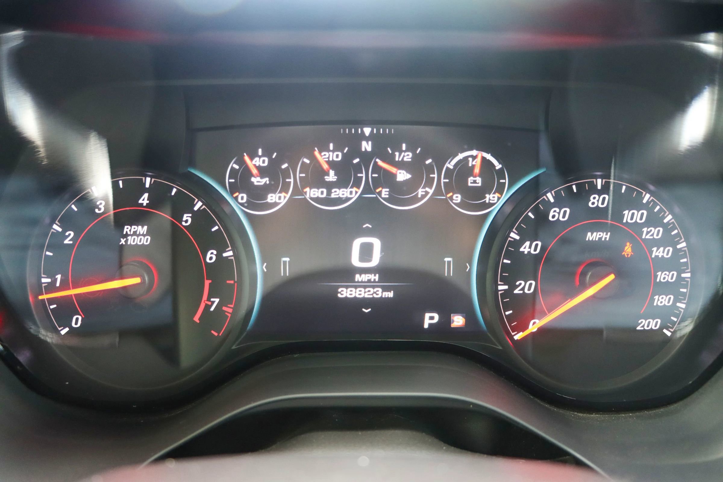 Used 2018 Chevrolet Camaro SS image 28