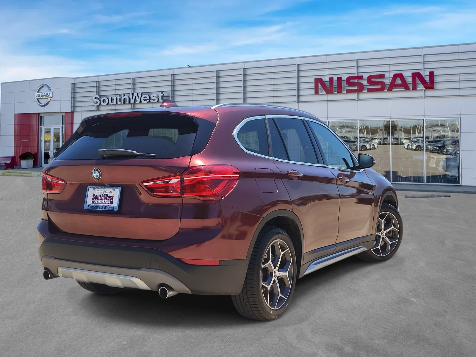 Used 2018 BMW X1 xDrive28i AWD/4WD image 5