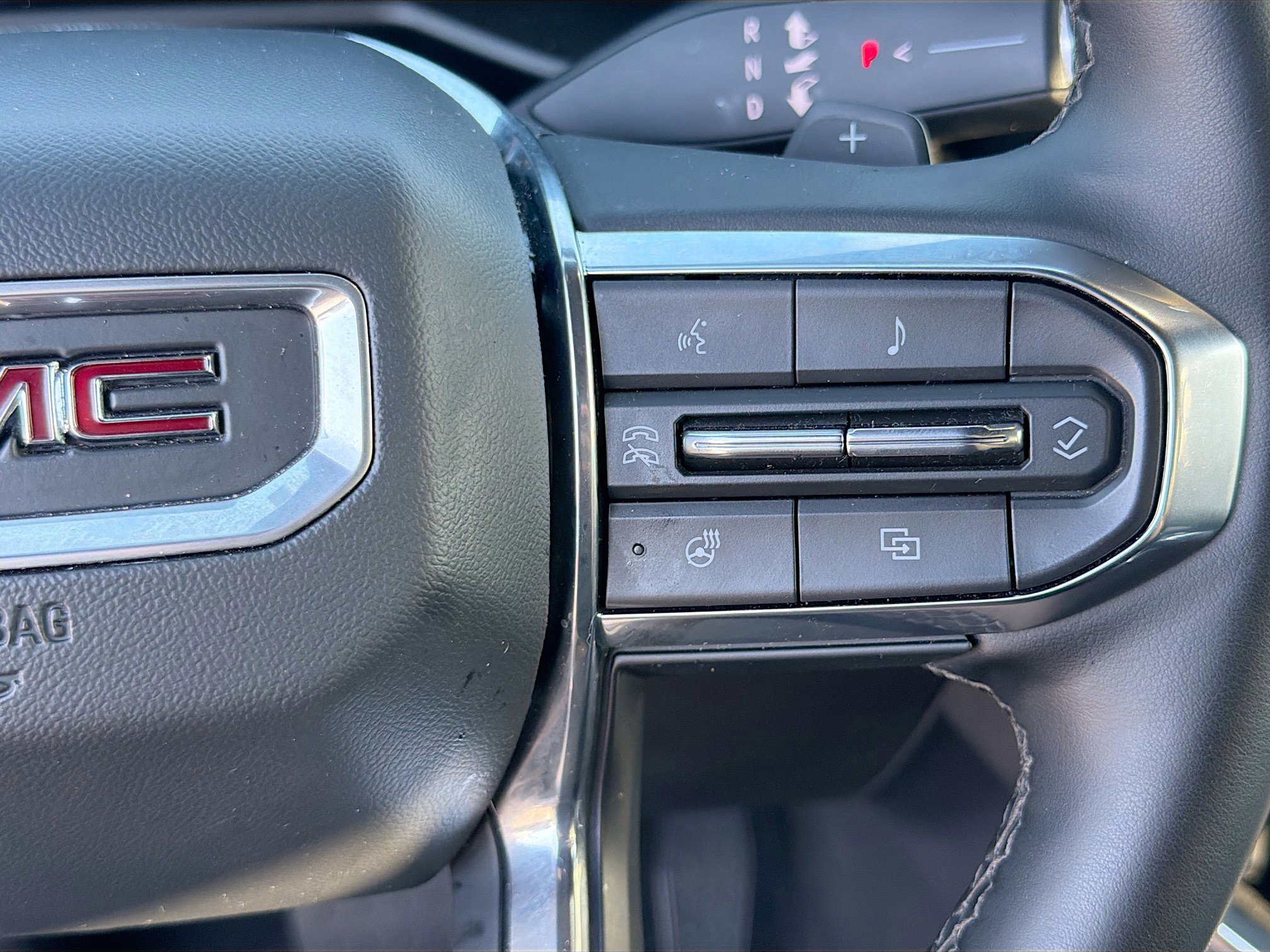 Used 2025 GMC Acadia Elevation FWD image 39