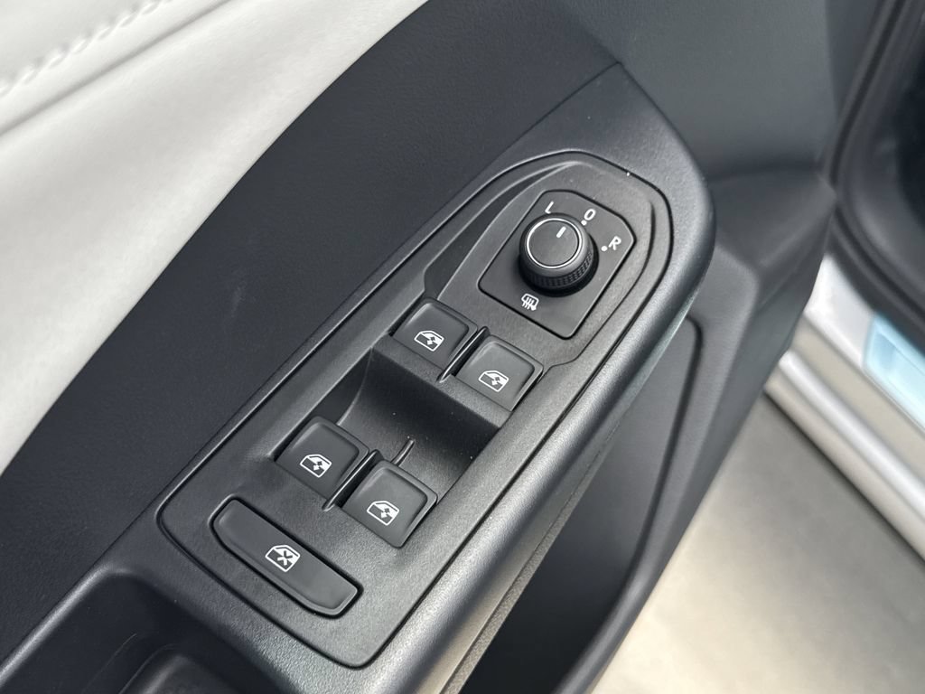 New 2026 Volkswagen Taos SE FWD image 11