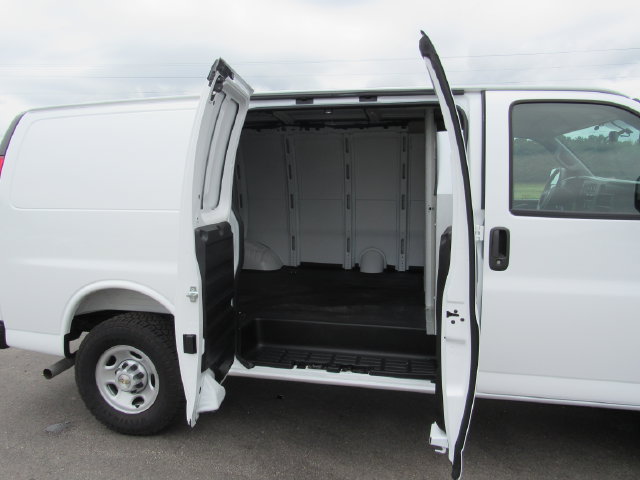 Used 2025 Chevrolet Express 2500 w/ Driver Convenience Package RWD image 23