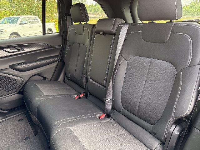 New 2026 Jeep Grand Cherokee Laredo X AWD/4WD image 22