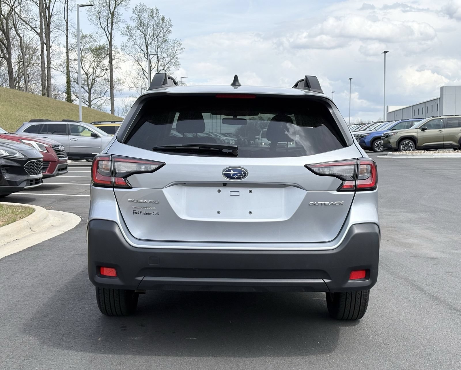 Used 2025 Subaru Outback Premium AWD/4WD image 10