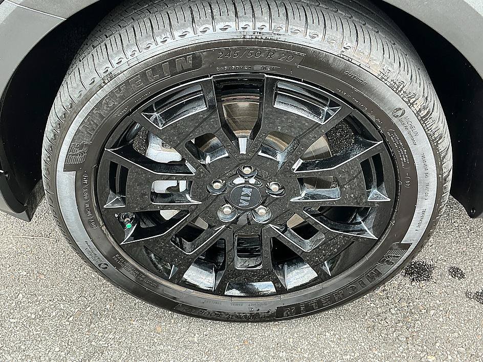 Used 2021 Kia Telluride SX w/ Nightfall Edition Package AWD/4WD image 9