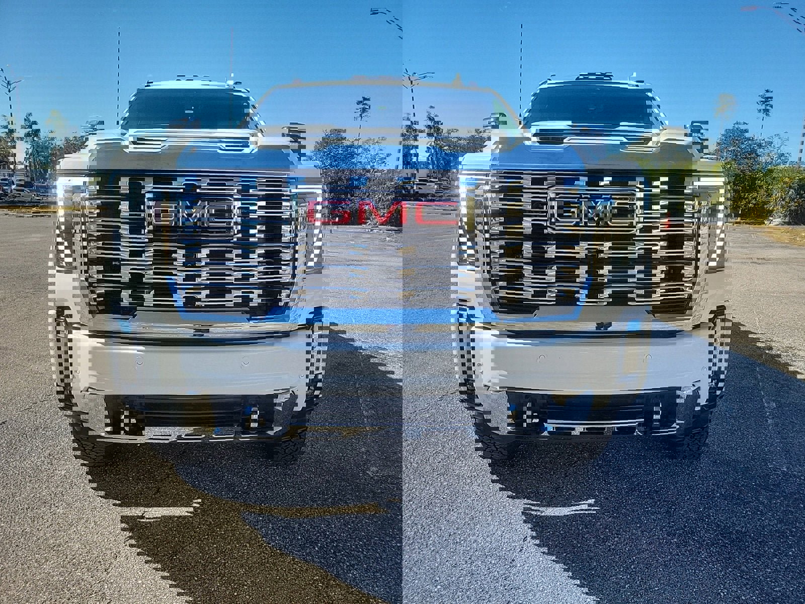 Used 2024 GMC Sierra 2500 Denali w/ Denali Reserve Package image 3