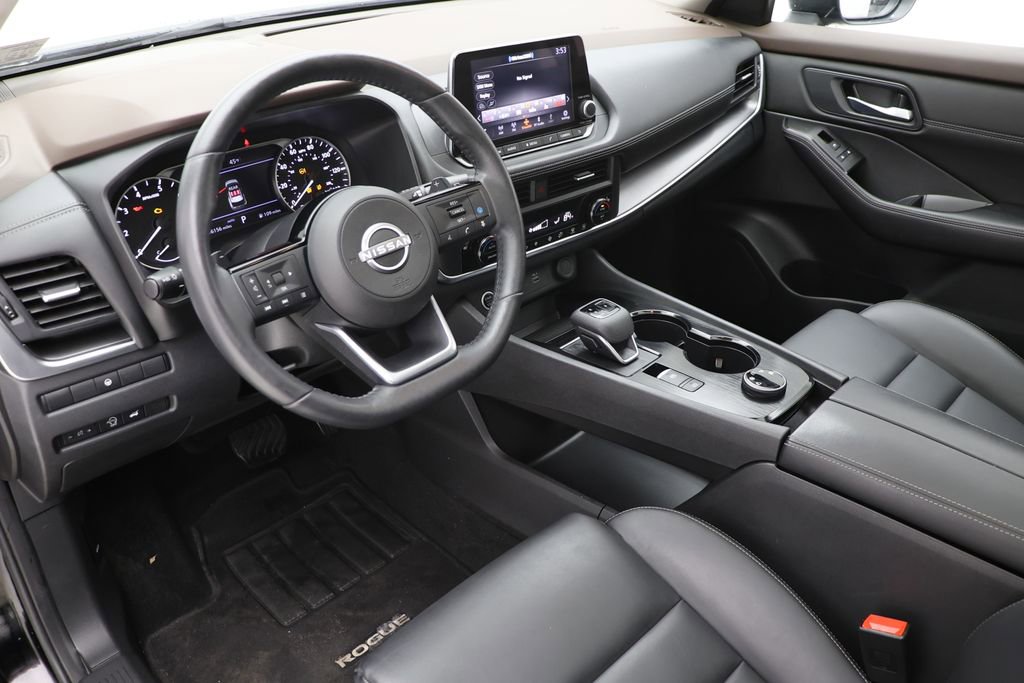 Used 2023 Nissan Rogue SV w/ SV Premium B Package image 14