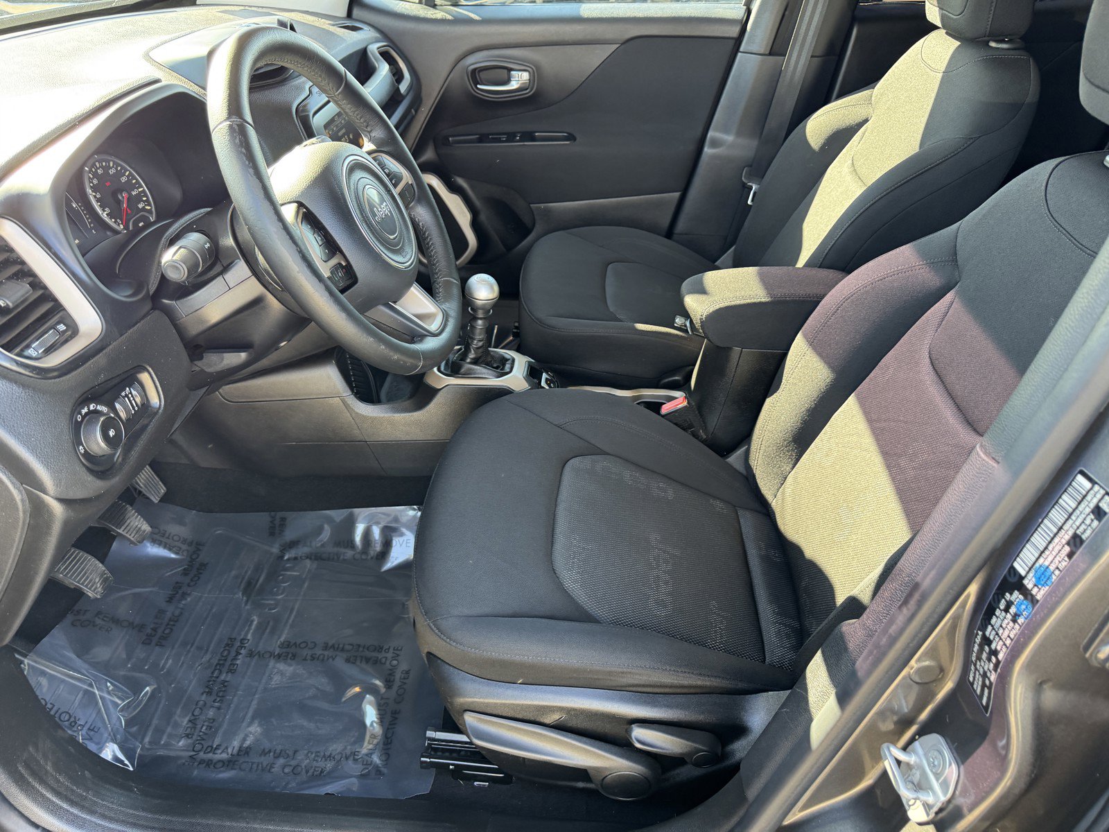 Used 2016 Jeep Renegade Latitude image 16