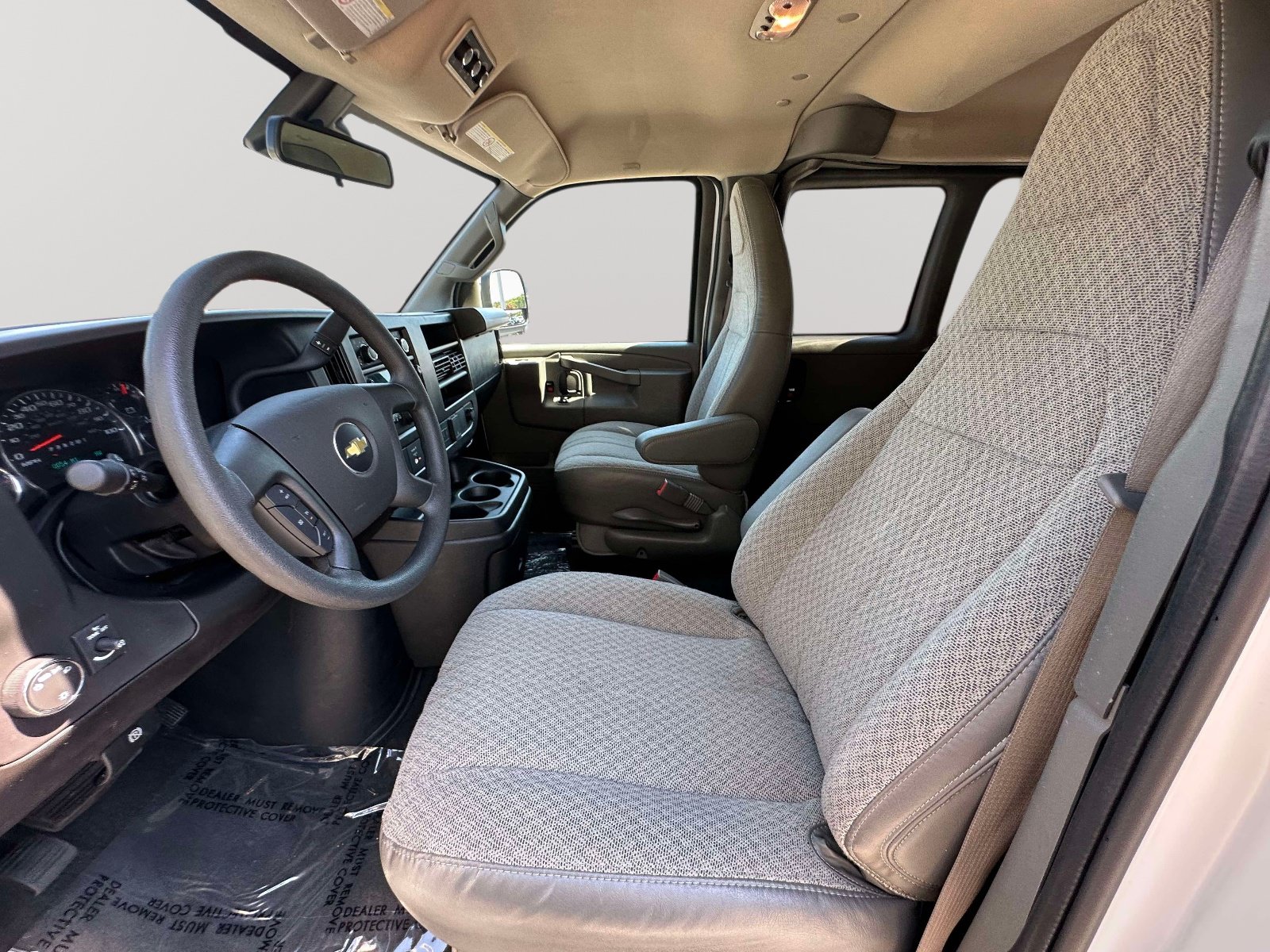 Used 2025 Chevrolet Express 3500 LT w/ LT Preferred Equipment Group RWD image 18