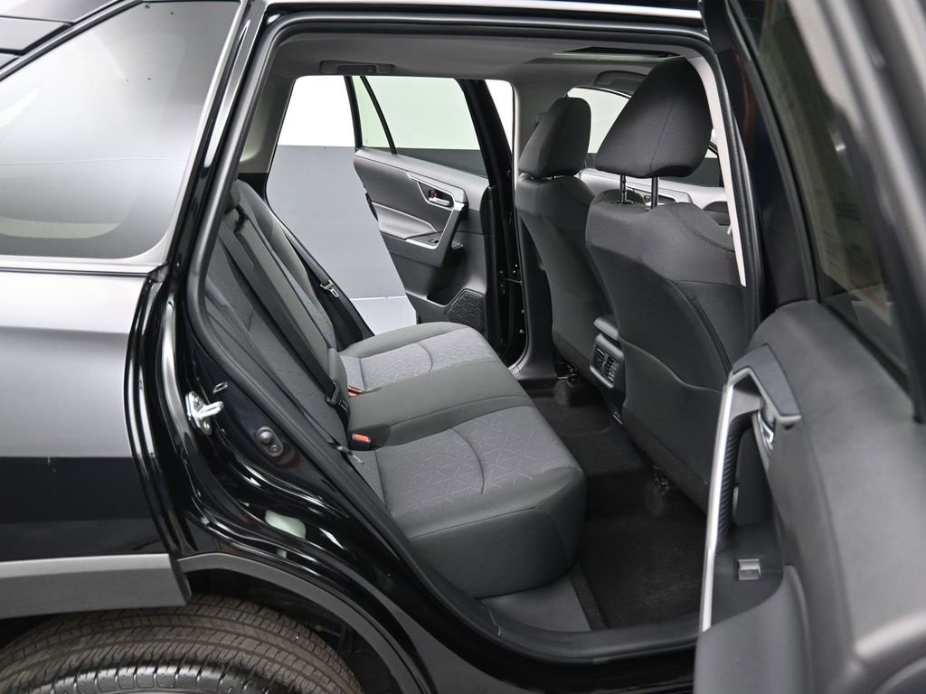 Certified 2025 Toyota RAV4 XLE image 31