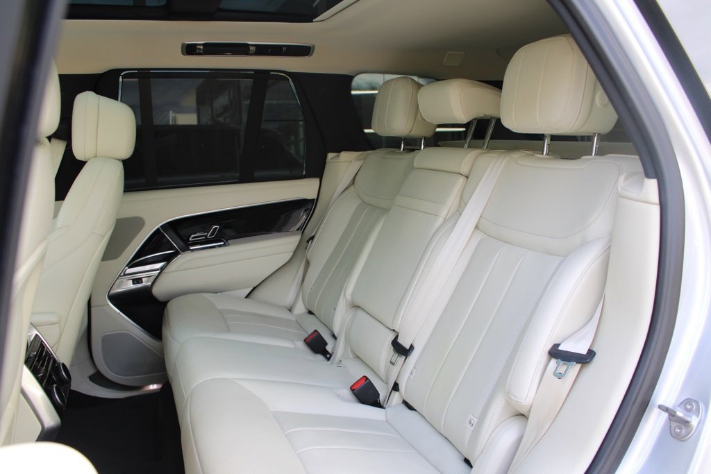 Used 2023 Land Rover Range Rover SE image 42